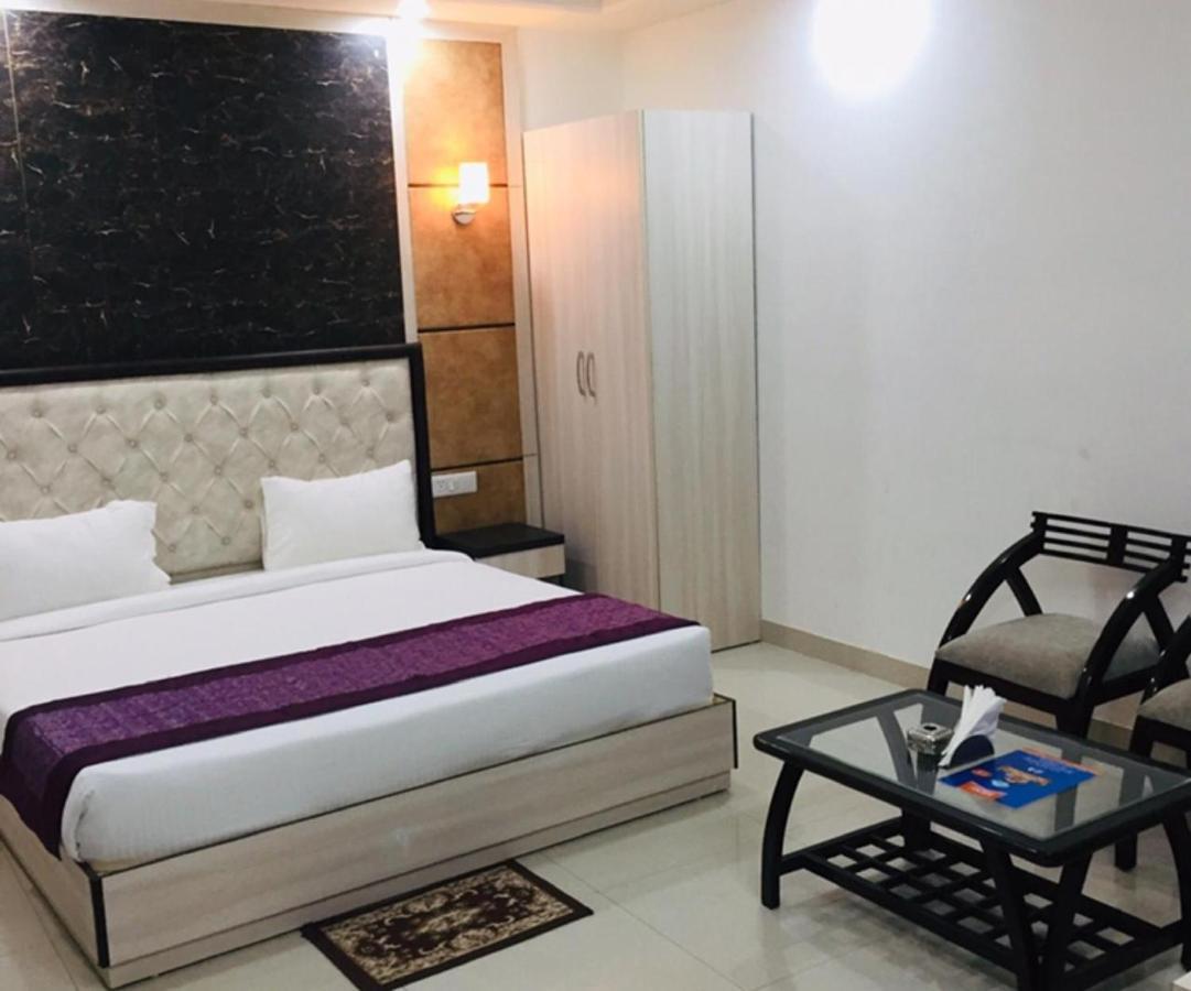 نيودلهي Aero Home Stay- Bed & Breakfast المظهر الخارجي الصورة