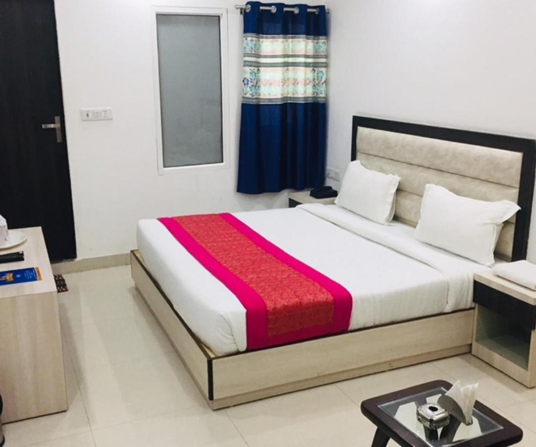 نيودلهي Aero Home Stay- Bed & Breakfast المظهر الخارجي الصورة